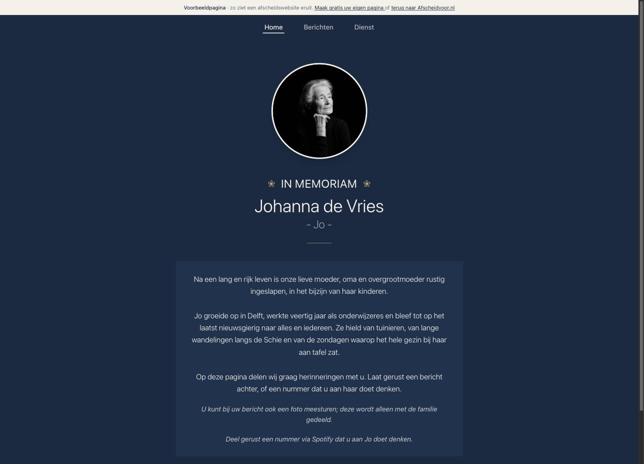 Voorbeeld van een afscheidswebsite op Afscheidvoor.nl, in het thema Nachtblauw